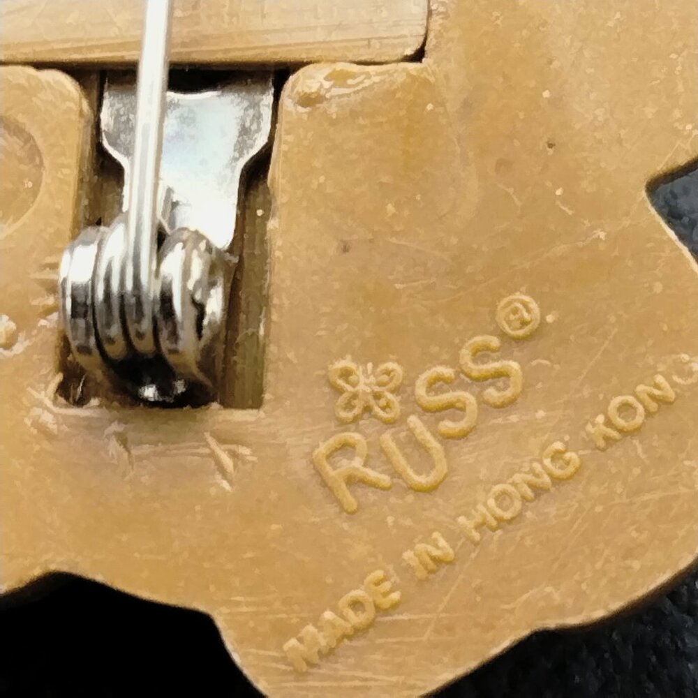 Russ Teddy Bear Pin Vintage Brooch Playing Drum Plastic Signed Christmas - Picture 6 of 6